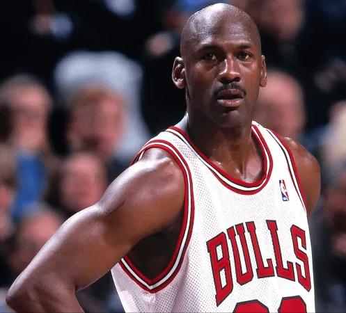 乔丹这是什么行为？赛季初，乔丹和NBC签下1年4000万美元的合同。乔丹的