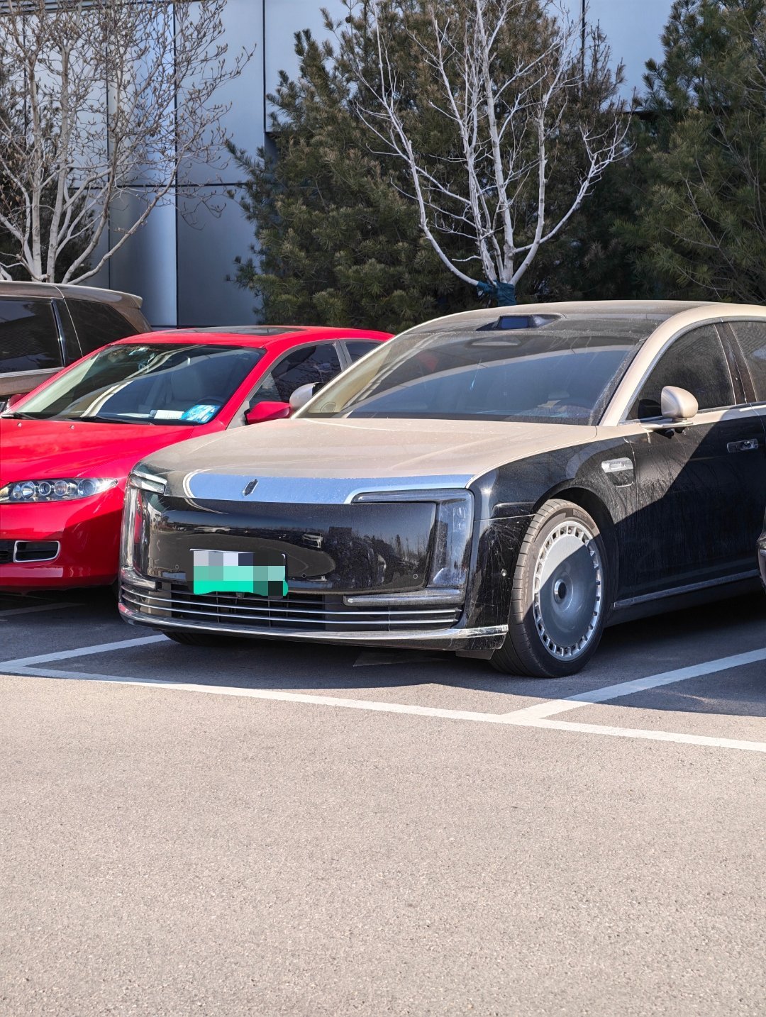 早上来贵宾楼停车，大老远就看到辆尊界停在门口这玩意实在是太尊了济南·济南遥墙国