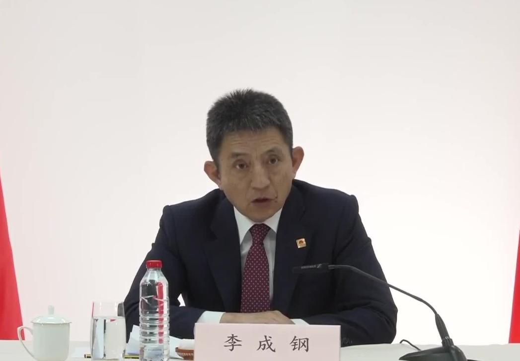 中国的“对美贸易战”阵容，10月20日完成“王炸”级重组！李成钢被免去WTO职务