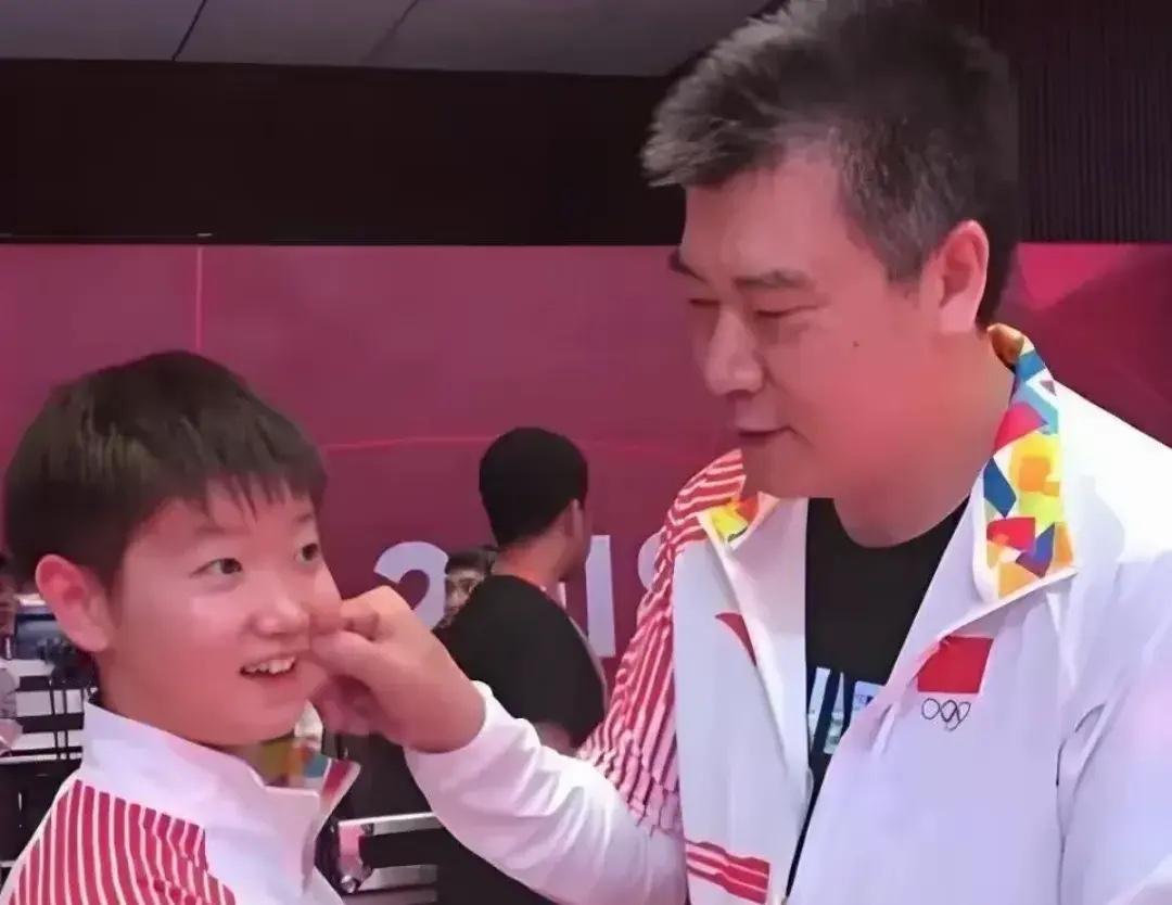亲爱的莎莎，李爷爷要退休了，你知道吗？亲爱的莎莎，那个从小开始，就喜欢捏你脸
