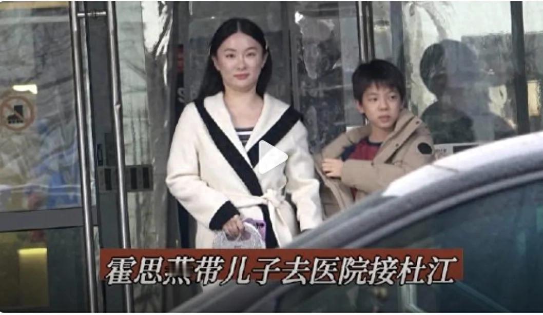 12岁嗯哼小学毕业，这成长变化太让人意外！家人们，咱就是说，时间过得也太快了！