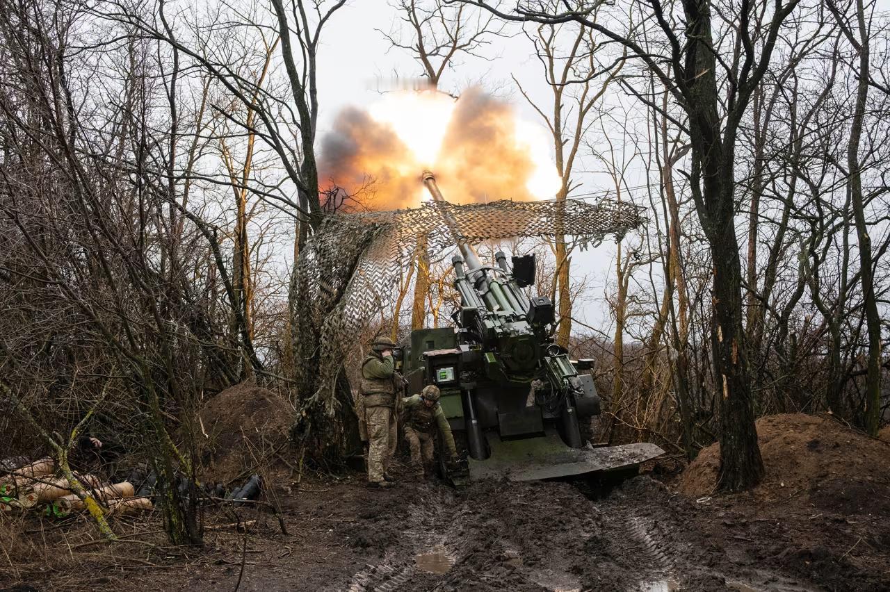 俄乌冲突这场战争太虐人，不仅跟人斗，还要跟天斗，跟地斗。跟人斗，主要是地面突