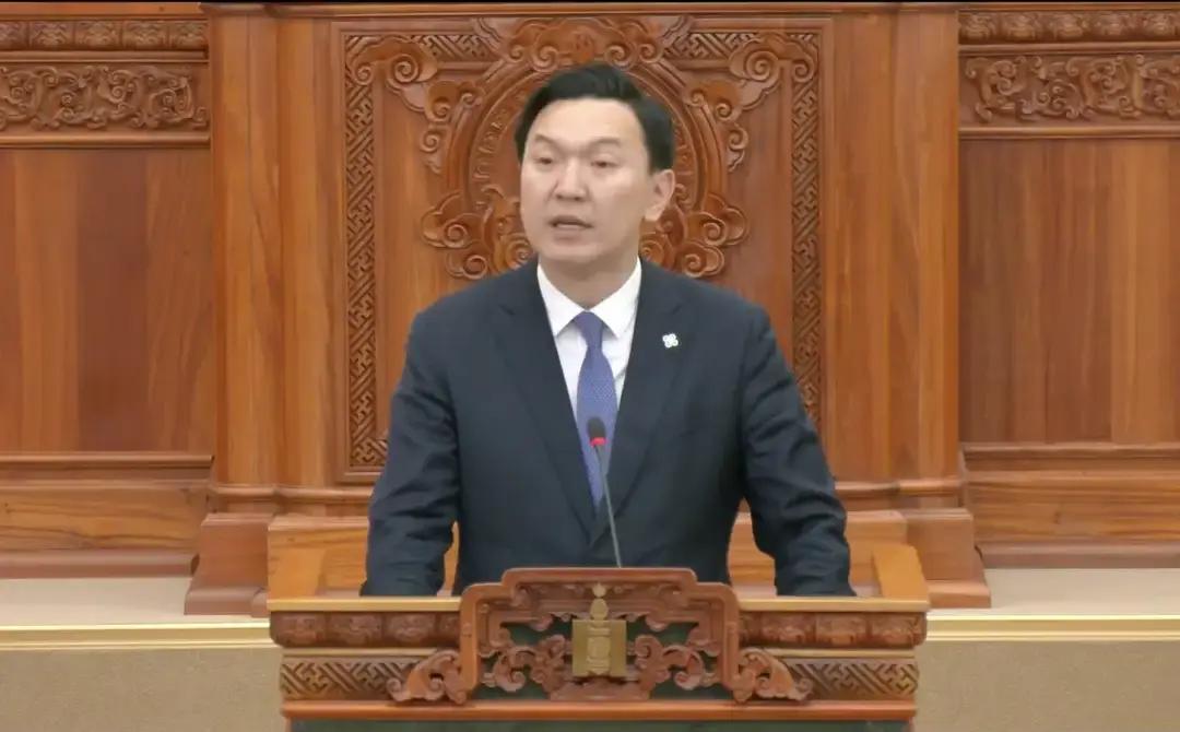 乌其尔勒出任蒙古国总理，但是其内阁名单一直没有公布，看来蒙古国亲华派和亲西方派可