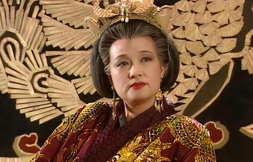 武则天临死前，为何要把江山还给李家？不是她傻，而是她发现了一个秘密。武则天当