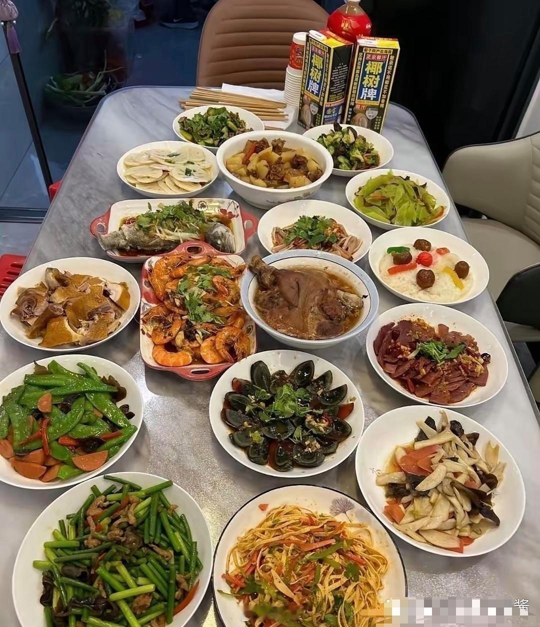 假如两家同时请你吃饭，你会去哪家