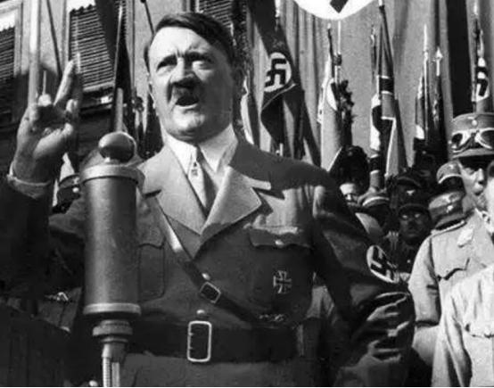 没想到吧，二战时期的希特勒，是非常讨厌日本人的，他曾公开对手下官员说：“和日本结