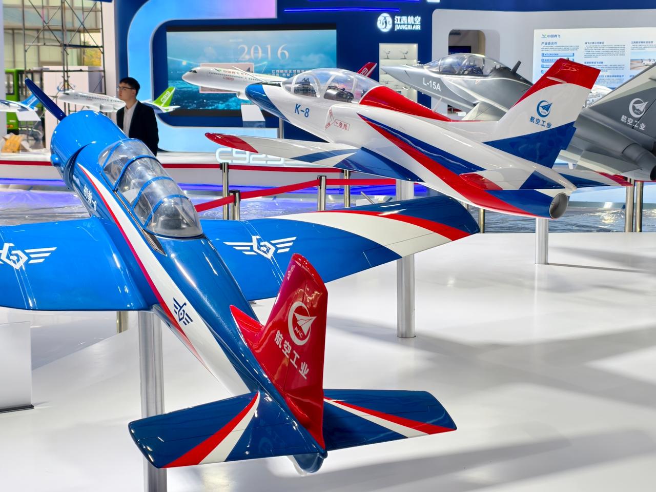 2025南昌飞行大会，机型不算特别亮眼，主力还是各种直升机和教练机。比如直-10