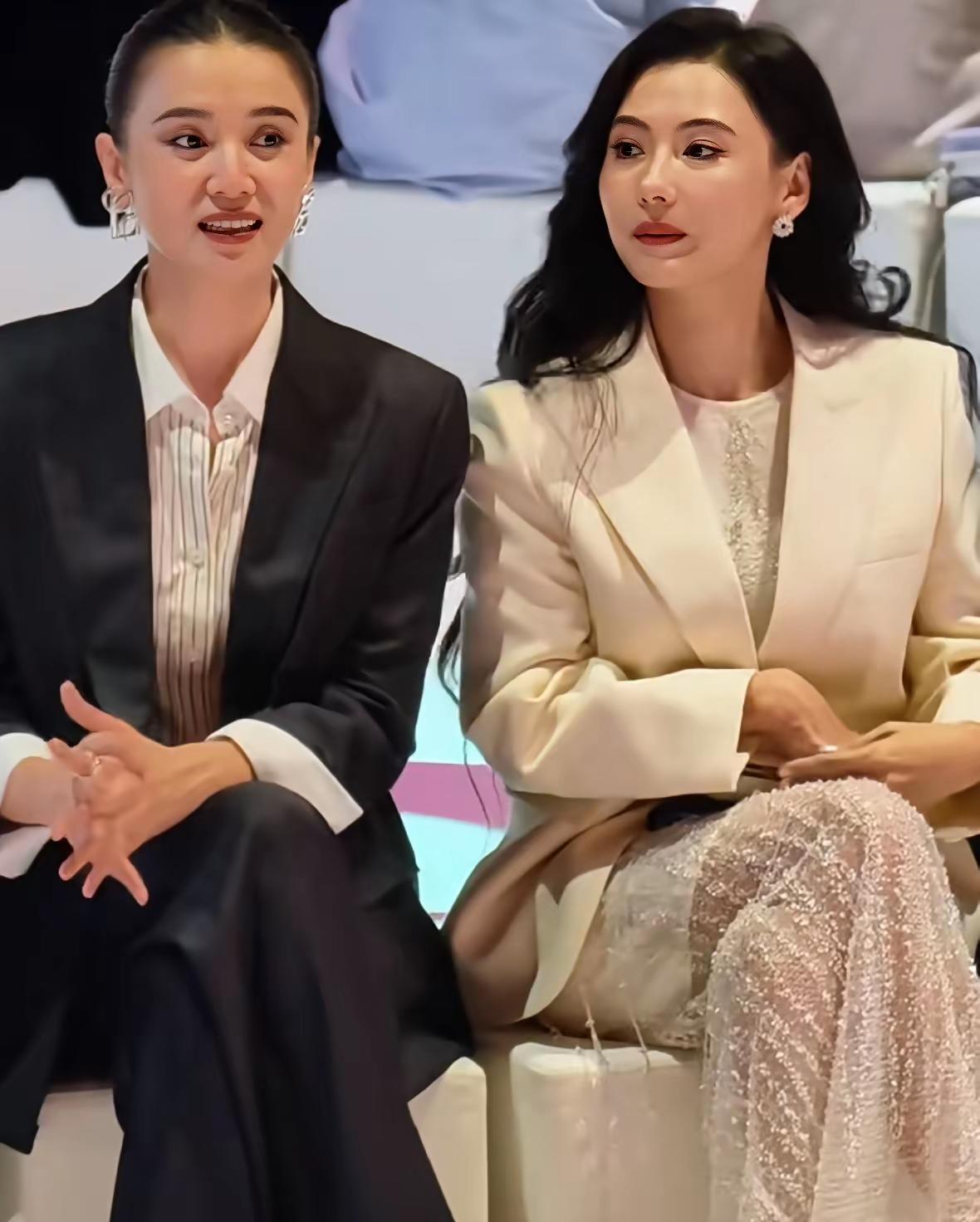 张柏芝是出了名的美女的天花板。五官精致漂亮，气质独特惊艳与众不同。瓜子脸大眼睛双