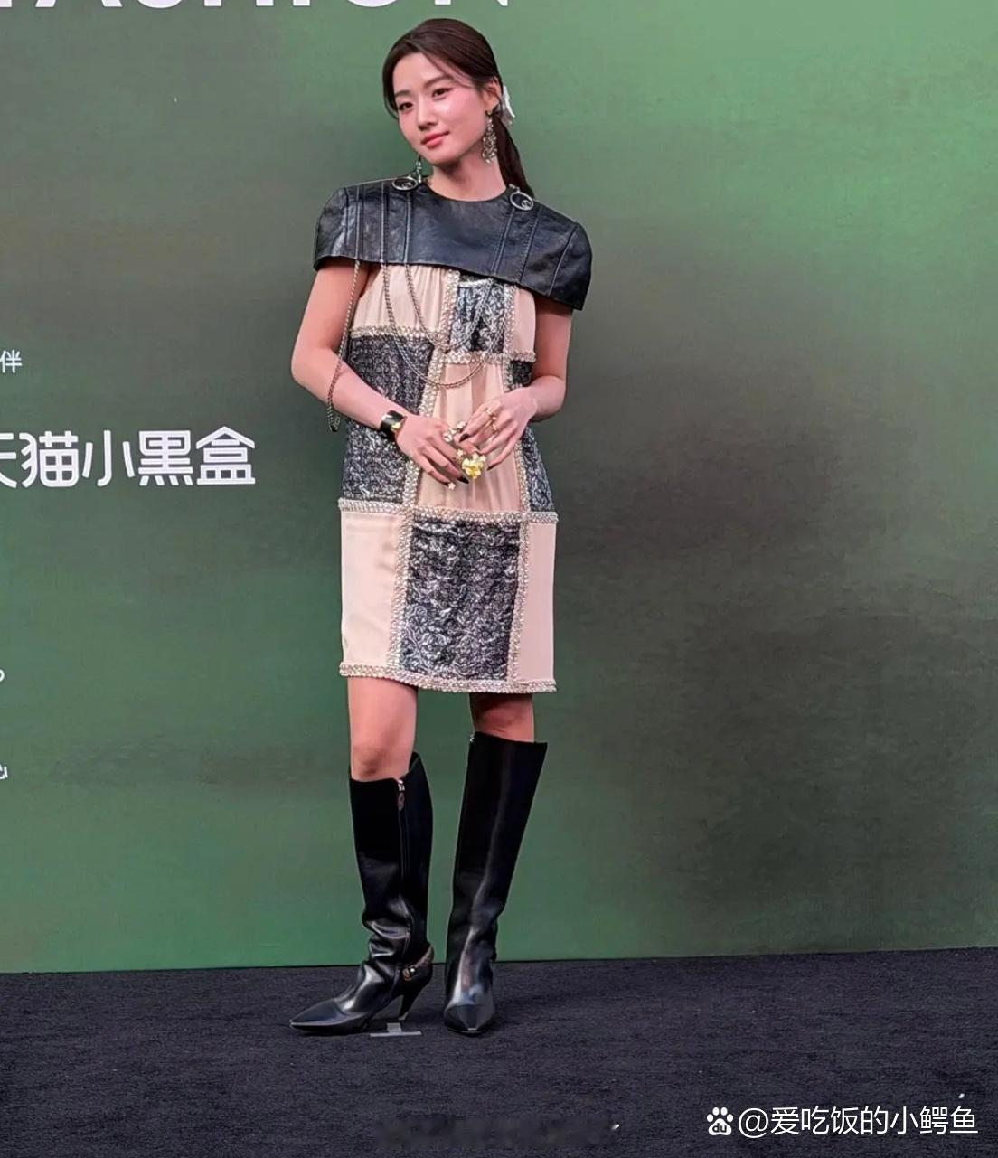 卢昱晓VOGUE盛典造型？认真的吗？？？​​​