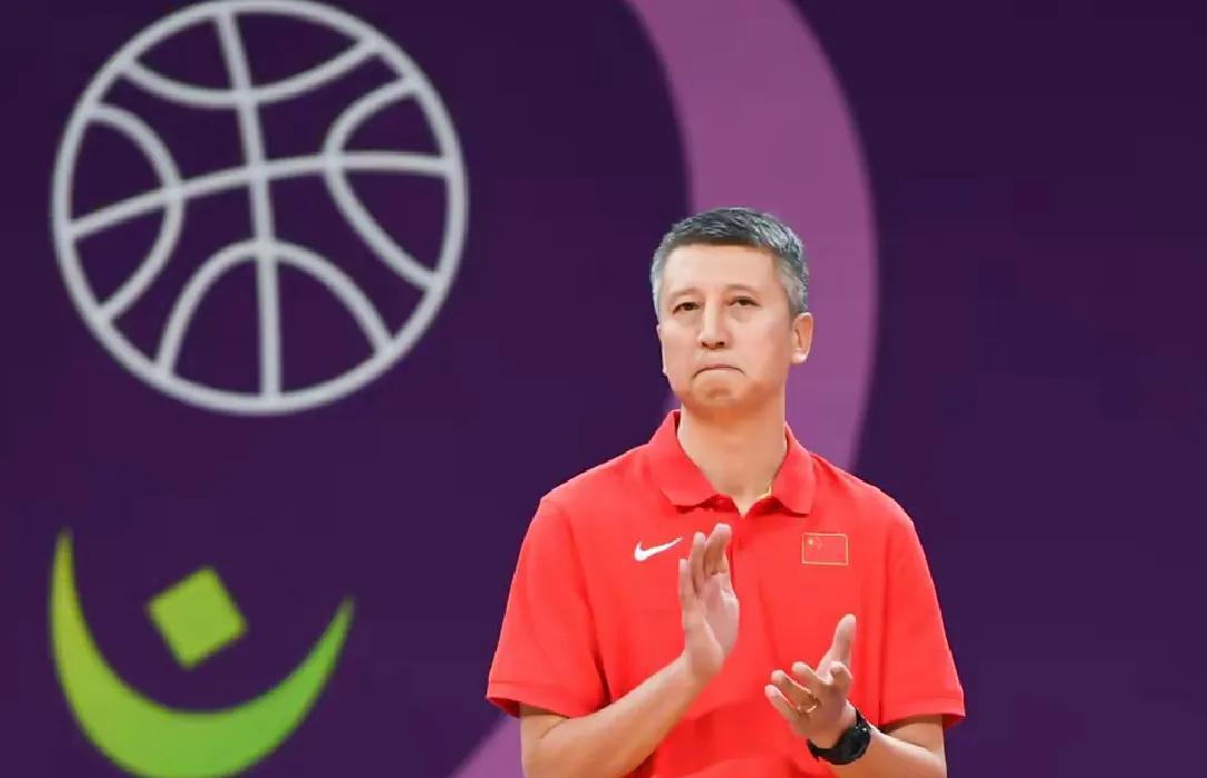 丢人丢到国外！郭士强对王俊杰的训斥让球迷十分不满在不少球迷看来，杨瀚森、王俊杰