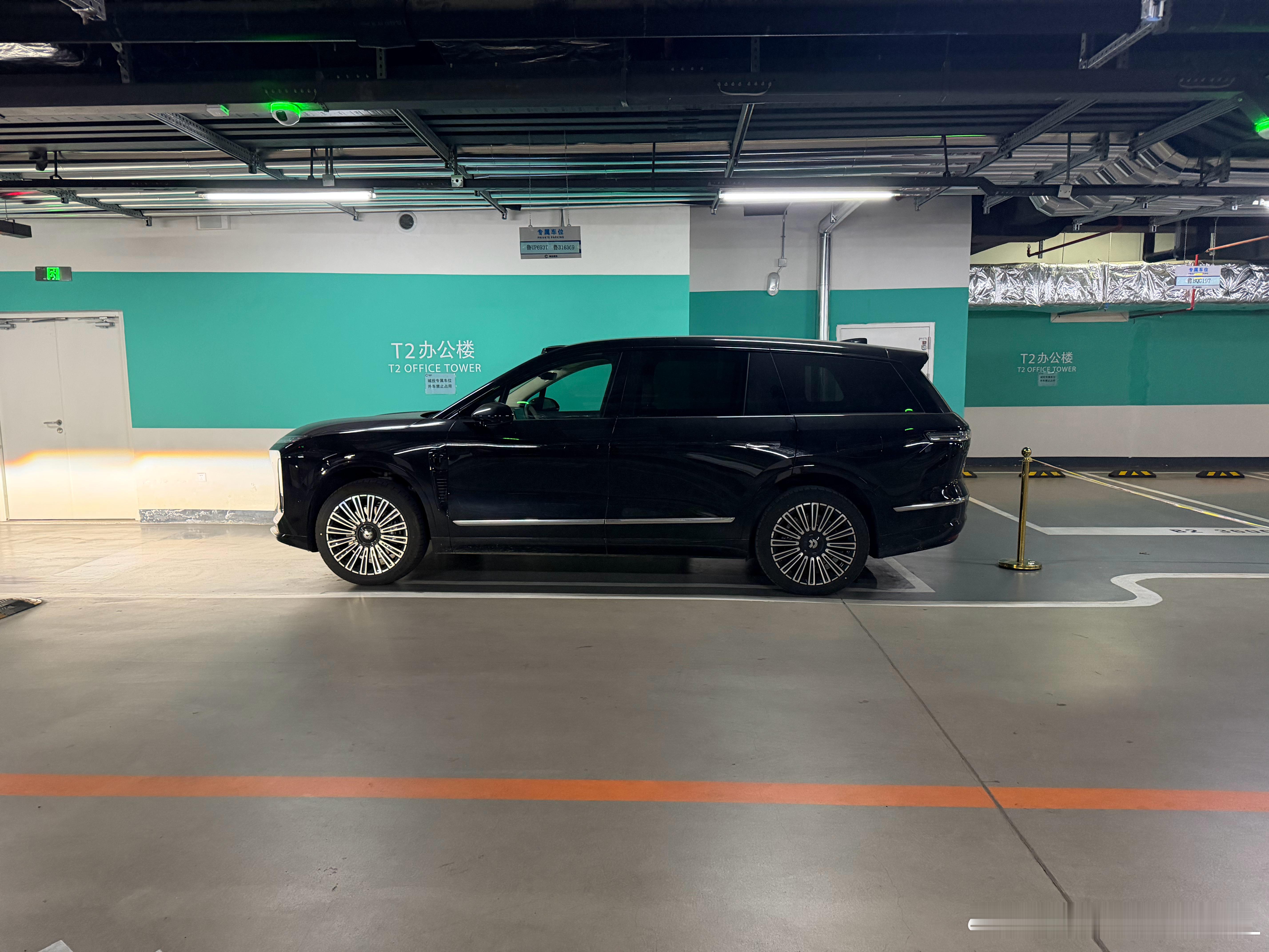 蔚来ES8真大啊！那ES9得多大啊….