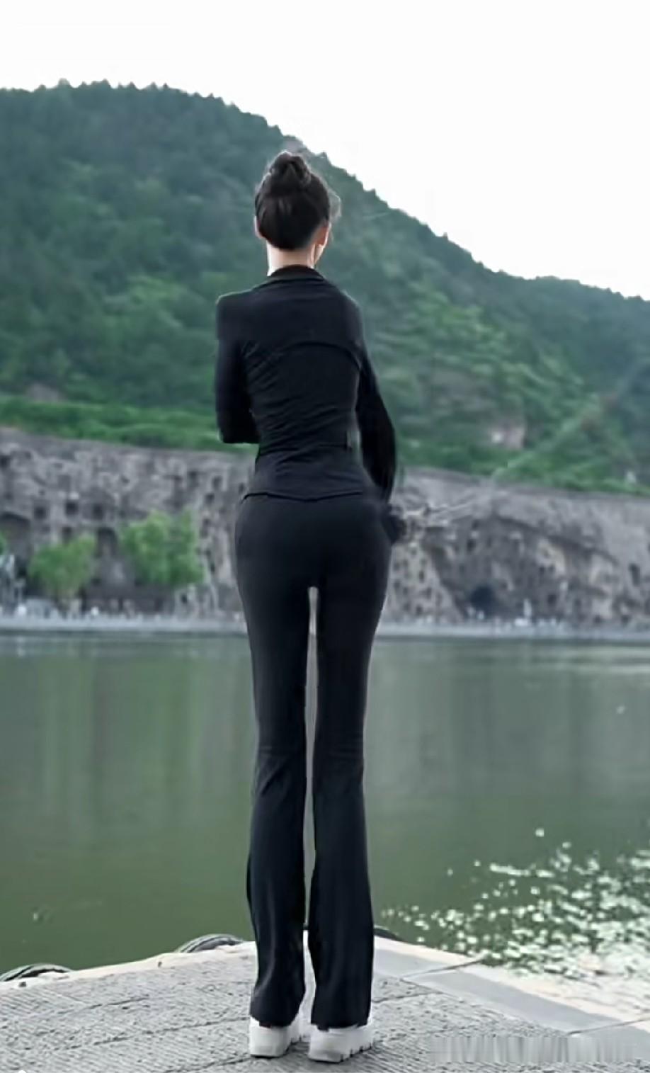 腿拉长了吧？至于吗[捂脸哭]
