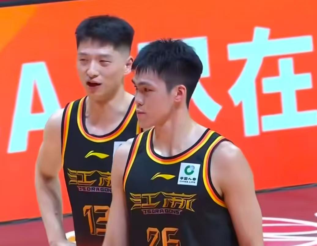 江苏男篮队长庞峥麟放出话，新赛季要带队冲击季后赛，那我们就看看江苏队第一阶段的对