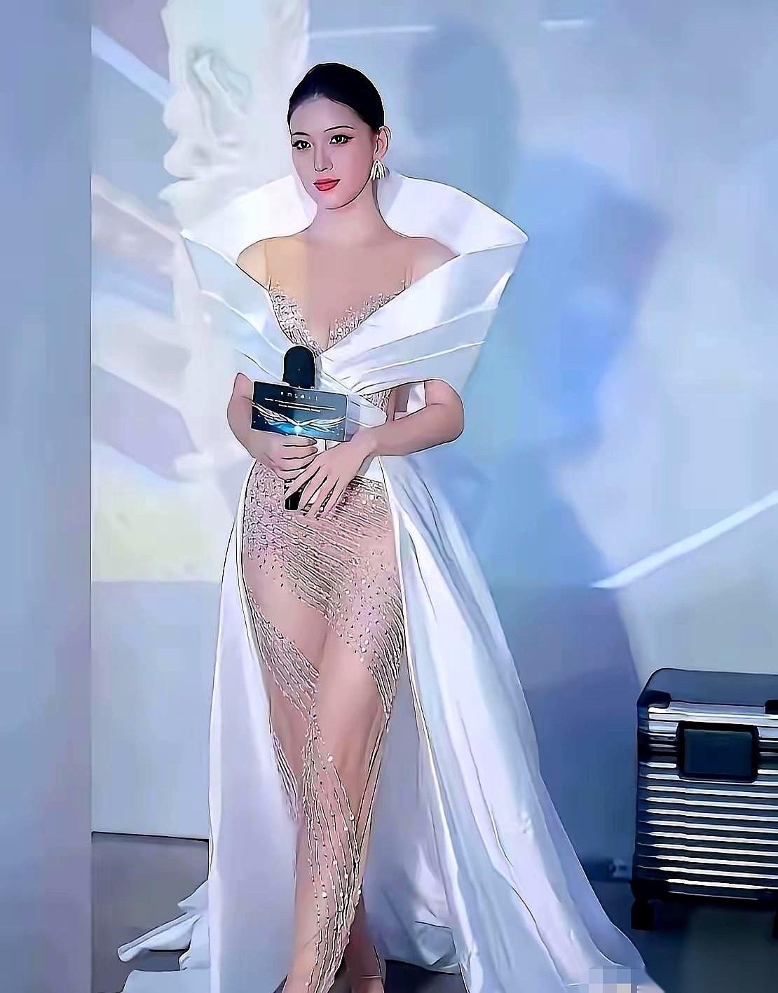 我跟你说，判断一个人混得到底有多差，根本不用看他落魄的时候谁不在。你就看他出洋