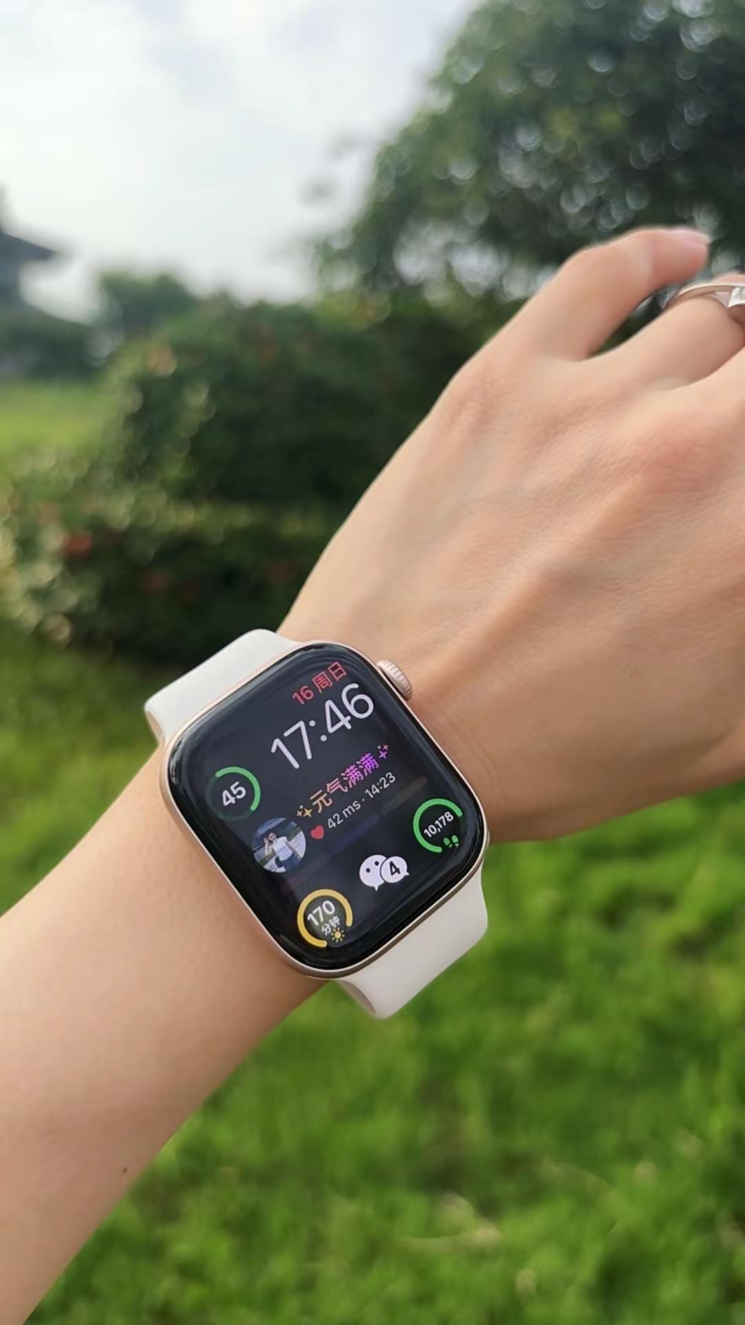 捣鼓了一上午，终于设置好了，来，晒晒你们的表盘是什么样的.applewatch