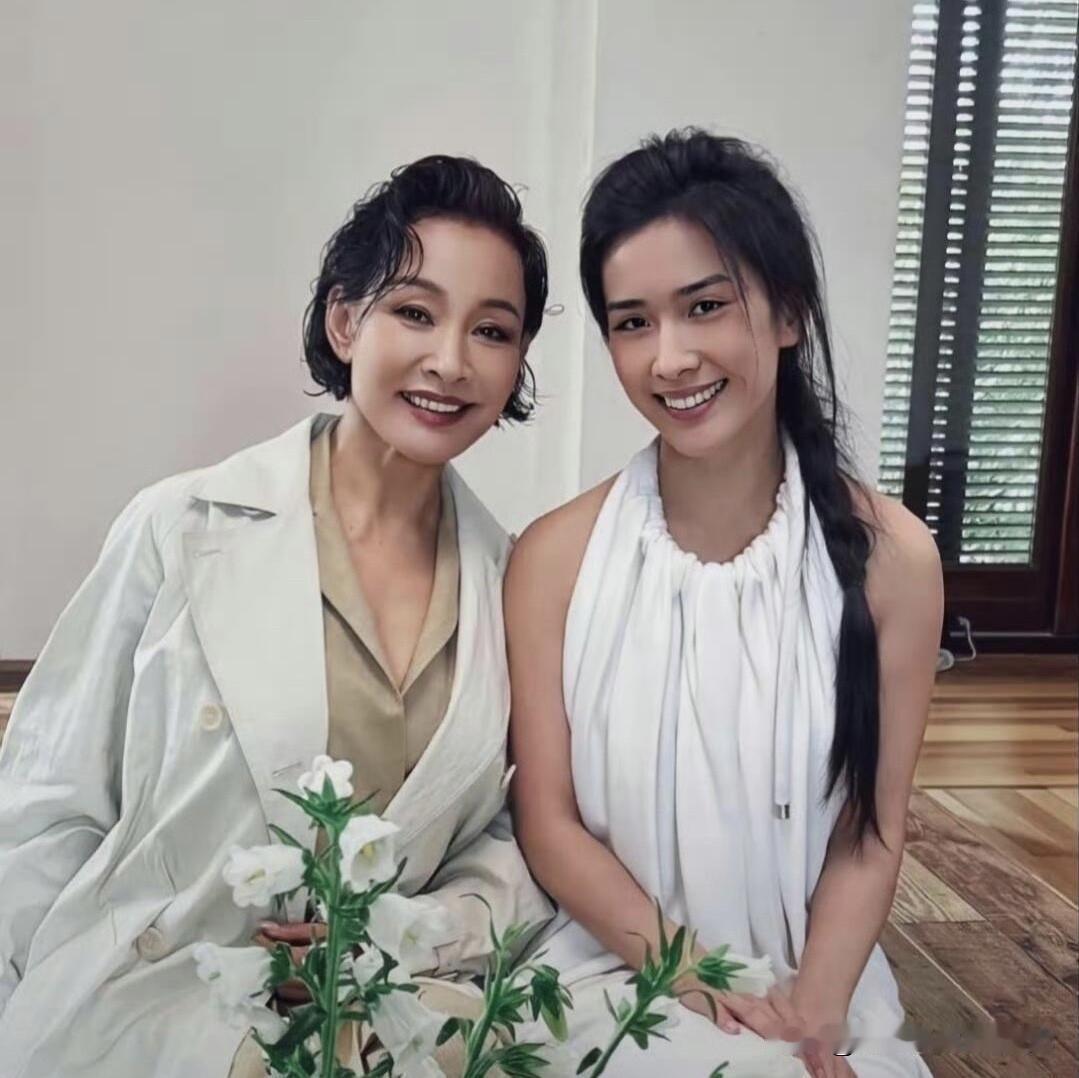 陈冲女儿的这个脸型太一般了，没有妈妈好看，感觉这就是普普通通的一个女儿，没有星二