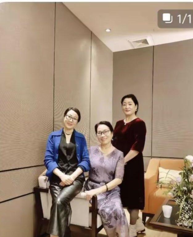 现在都这么先进了吗？亲姐妹仨，一家人。其乐融融。珠海的？上市了？