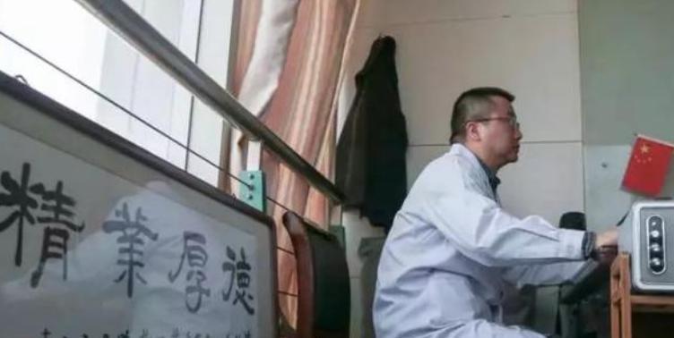 新华社、人民日报纷纷给他点赞！南京肿瘤医院一名医生被揭露，竟然在过去14年里，偷