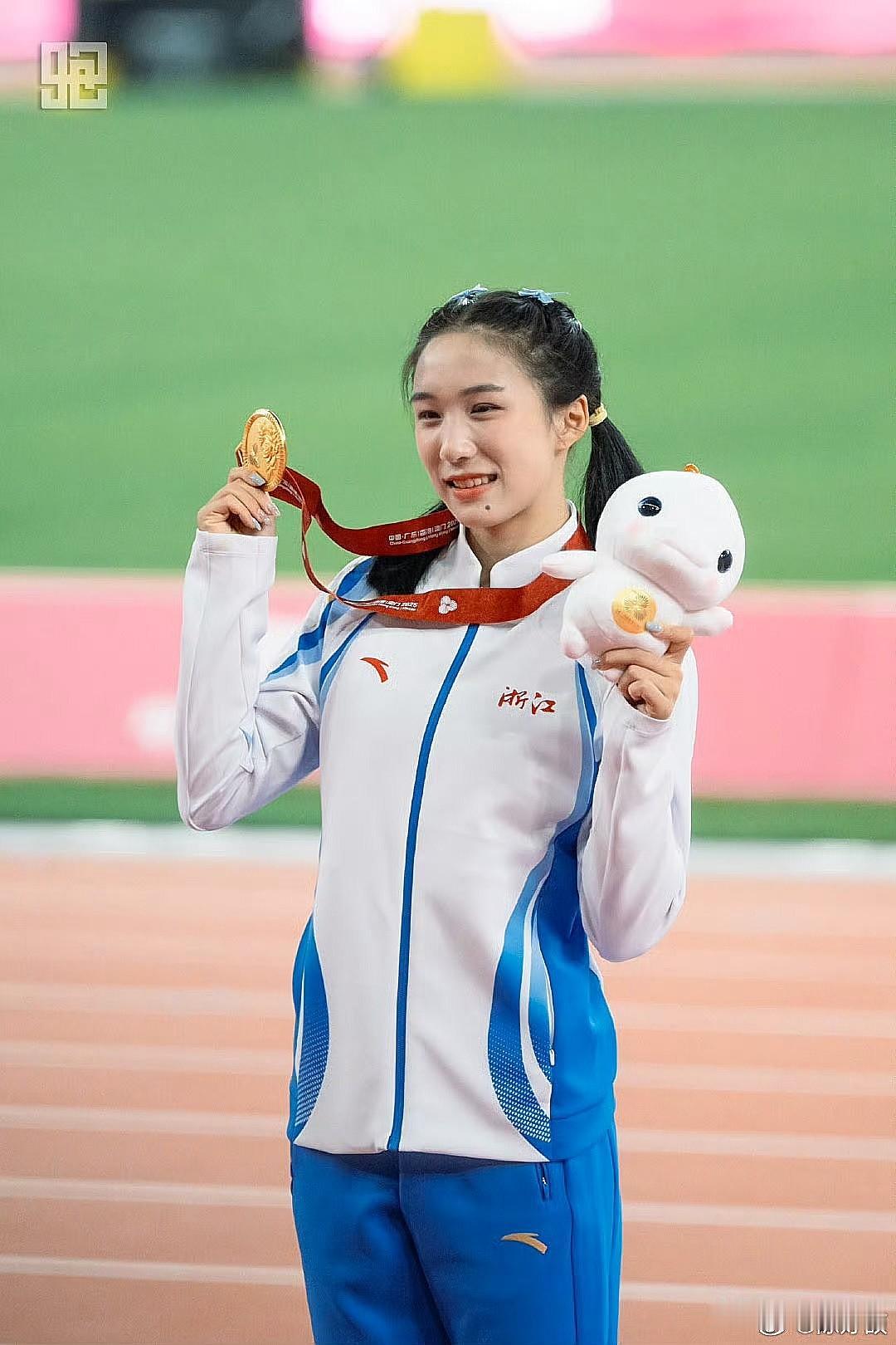 本届全运田径，注定属于年轻人：3位年轻人成“双金王”，成为最大赢家！陈妤颉：
