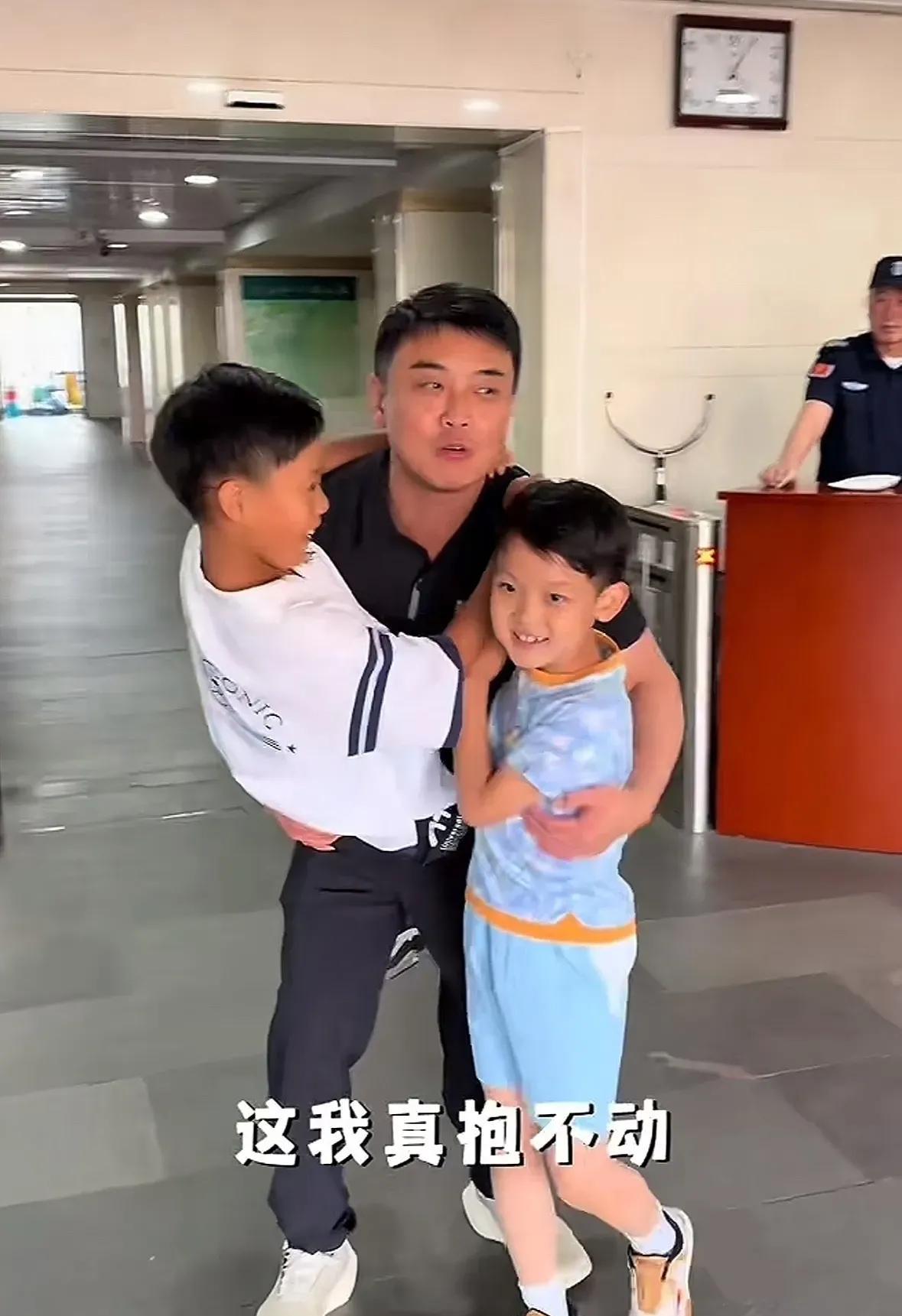 国乒男队主教练王皓指导，没有离任国家队，只是报考北京先农坛体校教练员岗位，是给自
