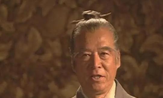 唐朝，一个叫马周的书生找袁天罡看相，袁天罡说:你活不过一年！这话要是搁别人身