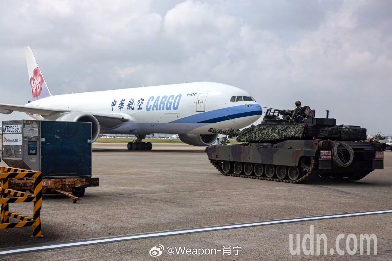 兵器影像台伪当局汉光42号演习第3天，M1A2T坦克首度开进桃园机场执行反机