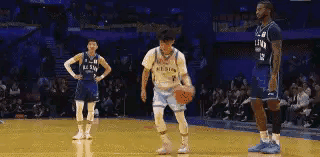 广东东阳光当家控卫徐杰真是太懂事了！在本届CBA全明星赛结束以后，荣获全明星正赛