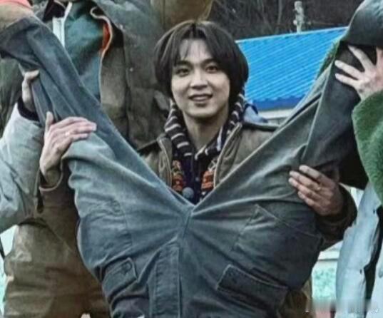 李楷灿居然能把自己的腿掰成这样​​​
