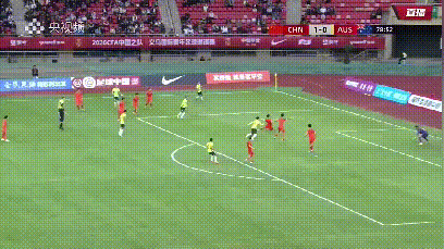 U19国足门将这小伙不错，澳大利亚勺子点球被轻松没收，起身真快啊，澳大利亚球员太