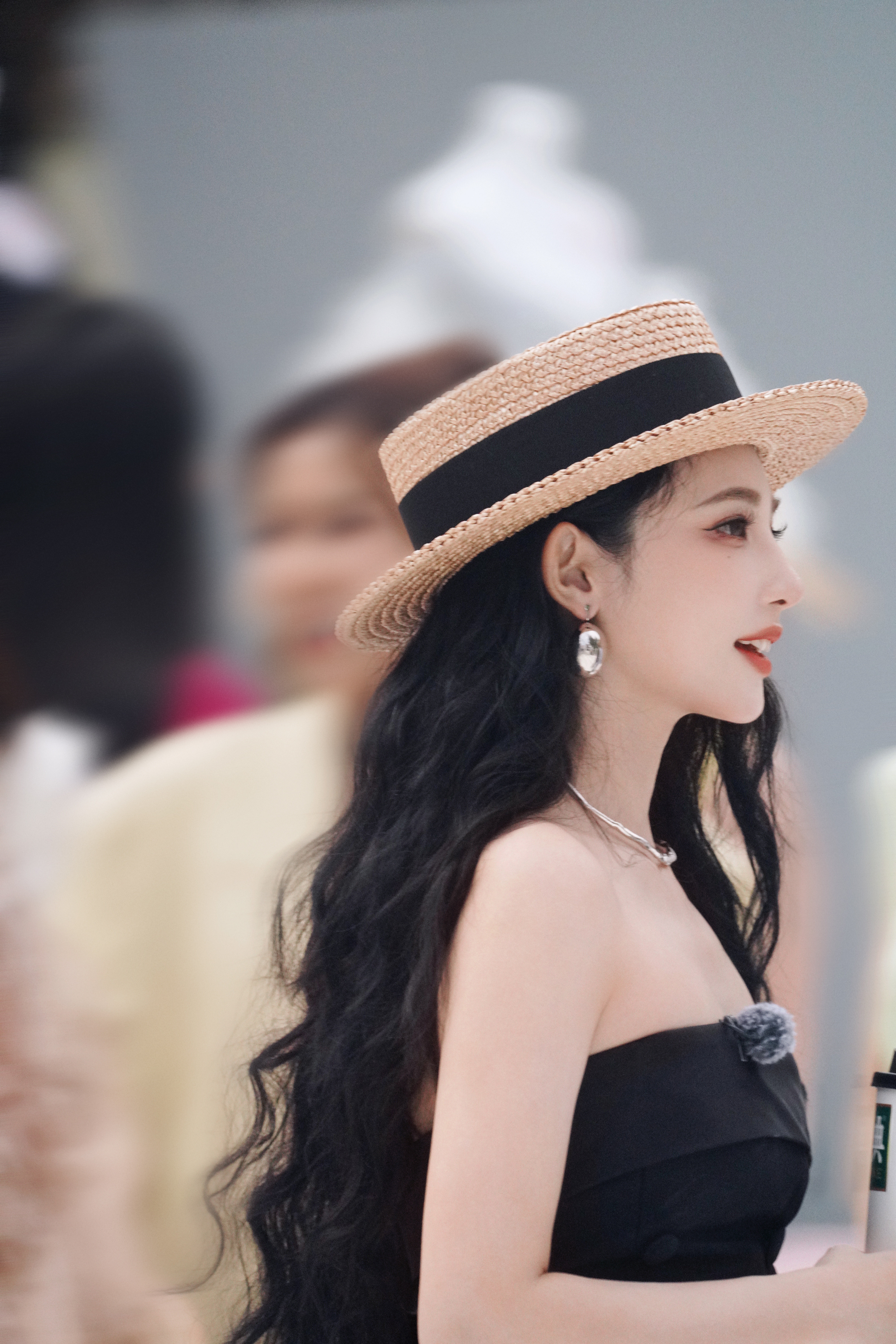 彭小苒这个女的太能拗了彭小苒在复制粘贴的时代，你是手写的诗[玫瑰]​