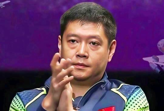 邱贻可感觉她这习惯不太好……不知您发现没有？仔细观察了下，蒯曼和刚出道比有个变