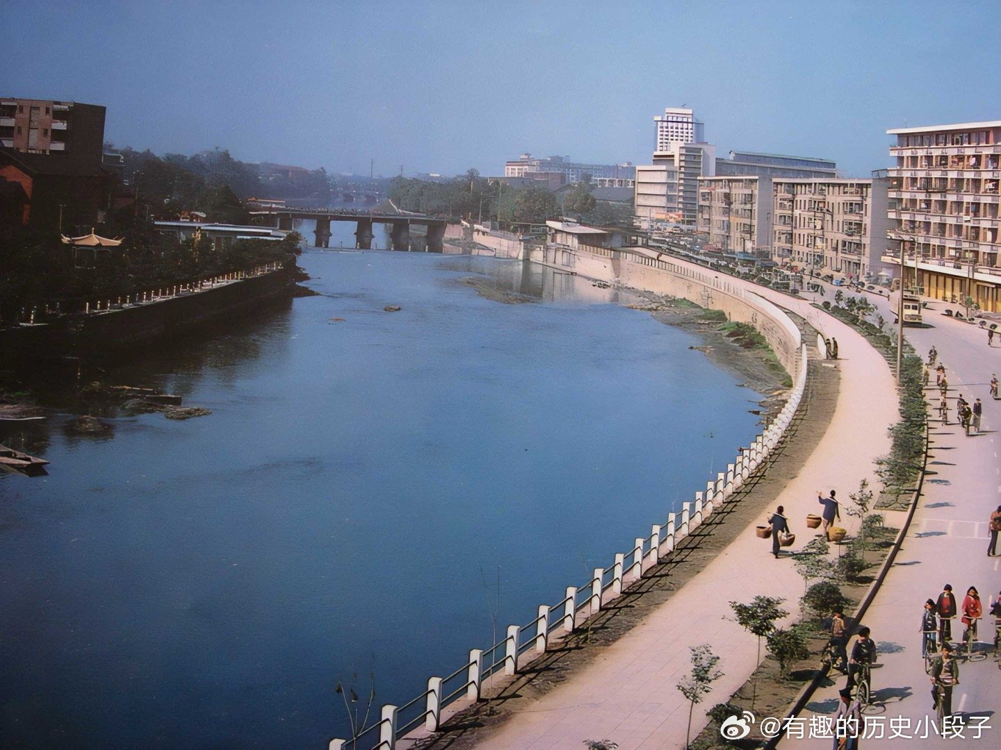 老照片八十年代四川成都老照片远处是九眼桥