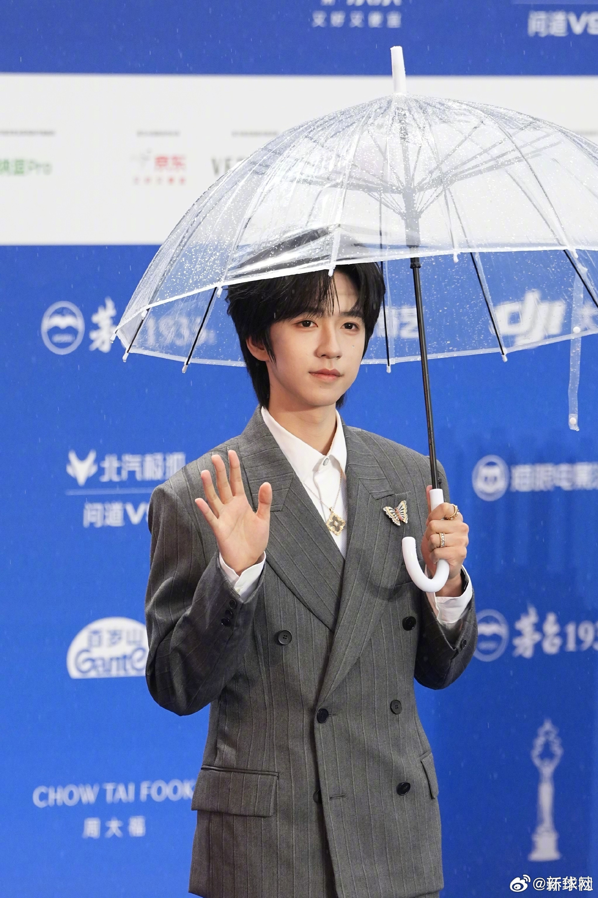【一起回顾！#北影节红毯高清大图#】十六届北京国际电影节开幕式入场仪式16日在北