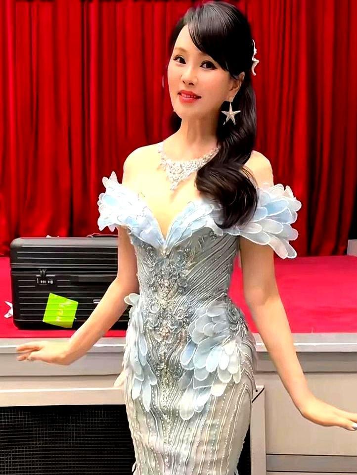 秦昊天天在节目里吐槽伊能静“有病”。你见过这种老公吗？公开说老婆矫情、戏多，