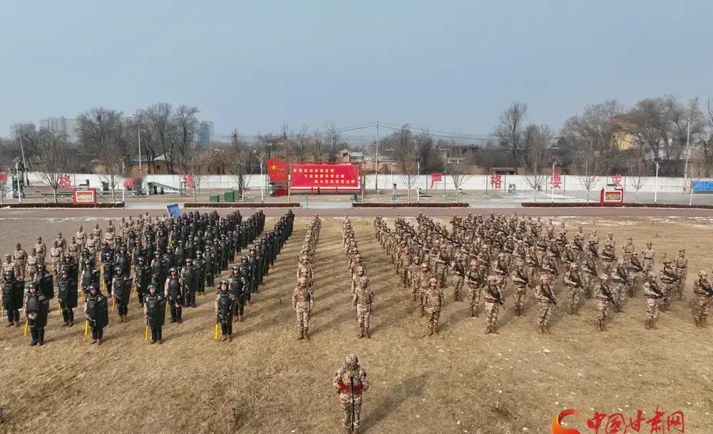 快讯！武警甘肃总队临夏支队突然宣布了。1月4日，在甘肃临夏营区，他们举行了2