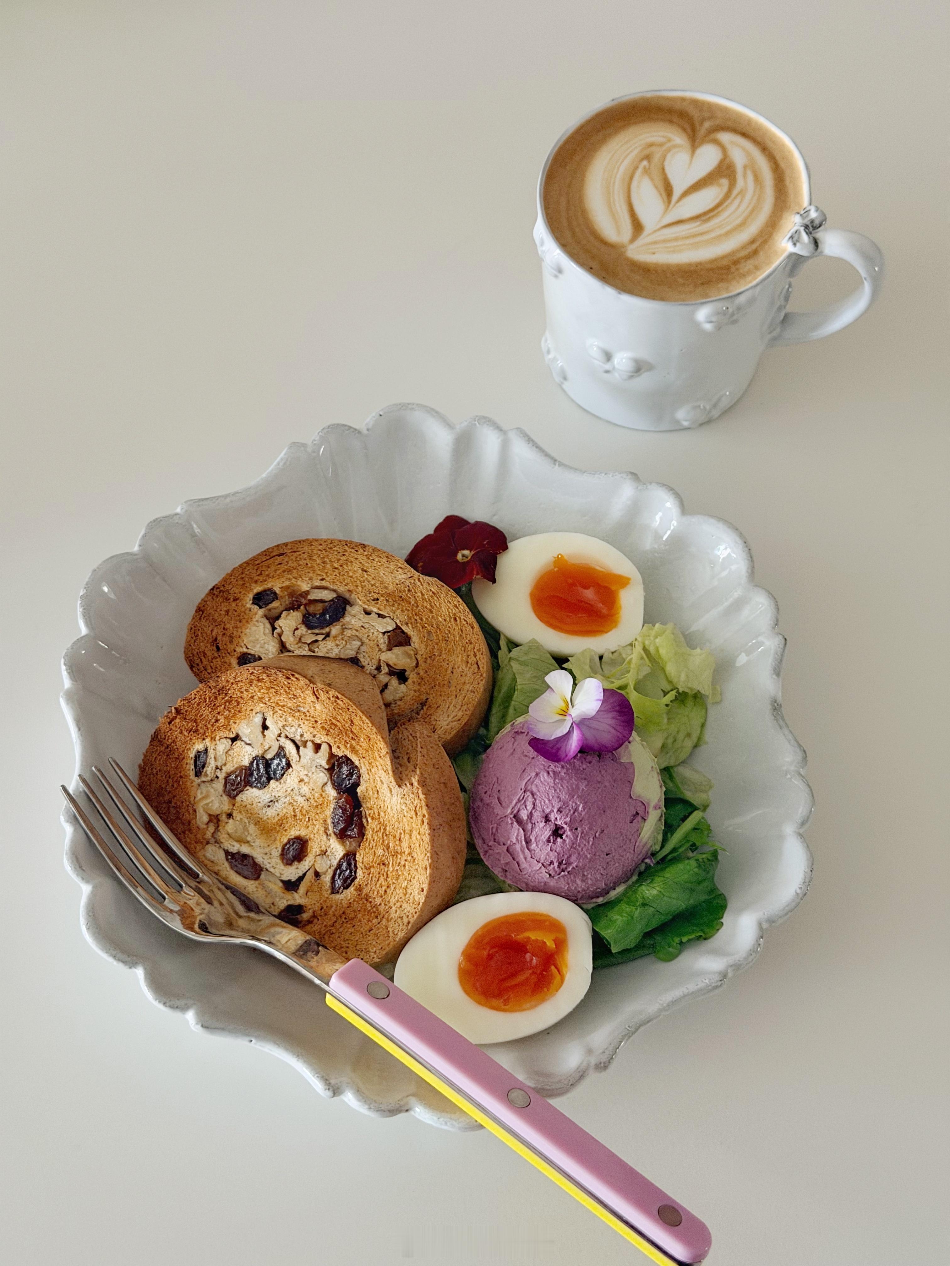 早餐永远明媚即便阴天雨天💜🌱