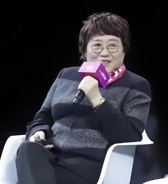 性学家李银河说：“别不相信，女人到了中年以后，真的没有哪个男人会真正爱上你