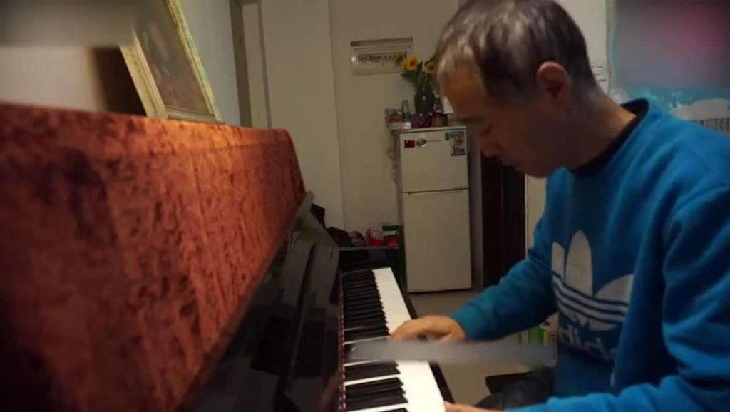 原创钢琴曲第2首《美好的世界》(林兰肖)2015