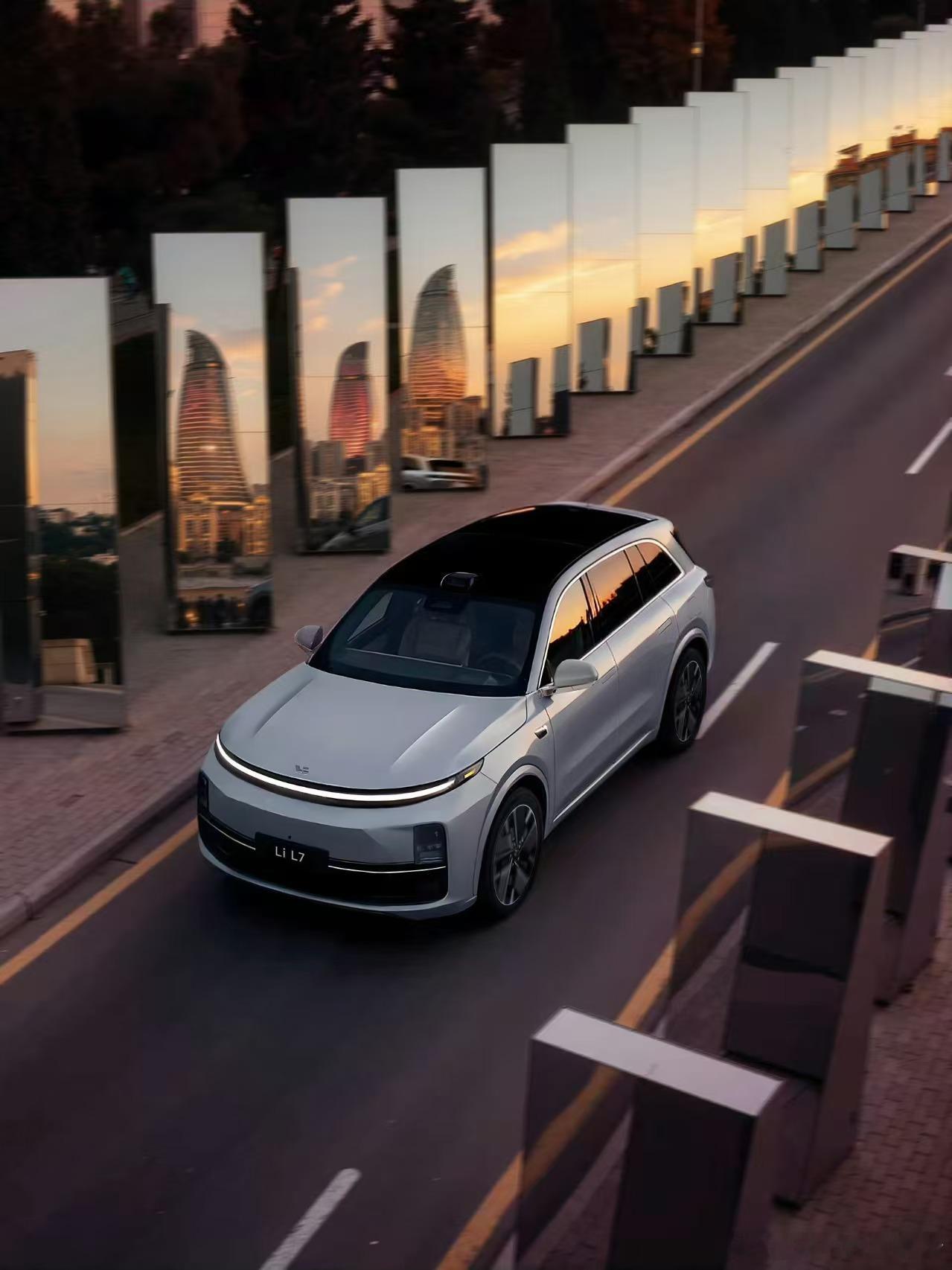 看到理想汽车杀进埃及市场，这步棋走得也太妙了！能看出来理想的海外布局不是瞎冲，