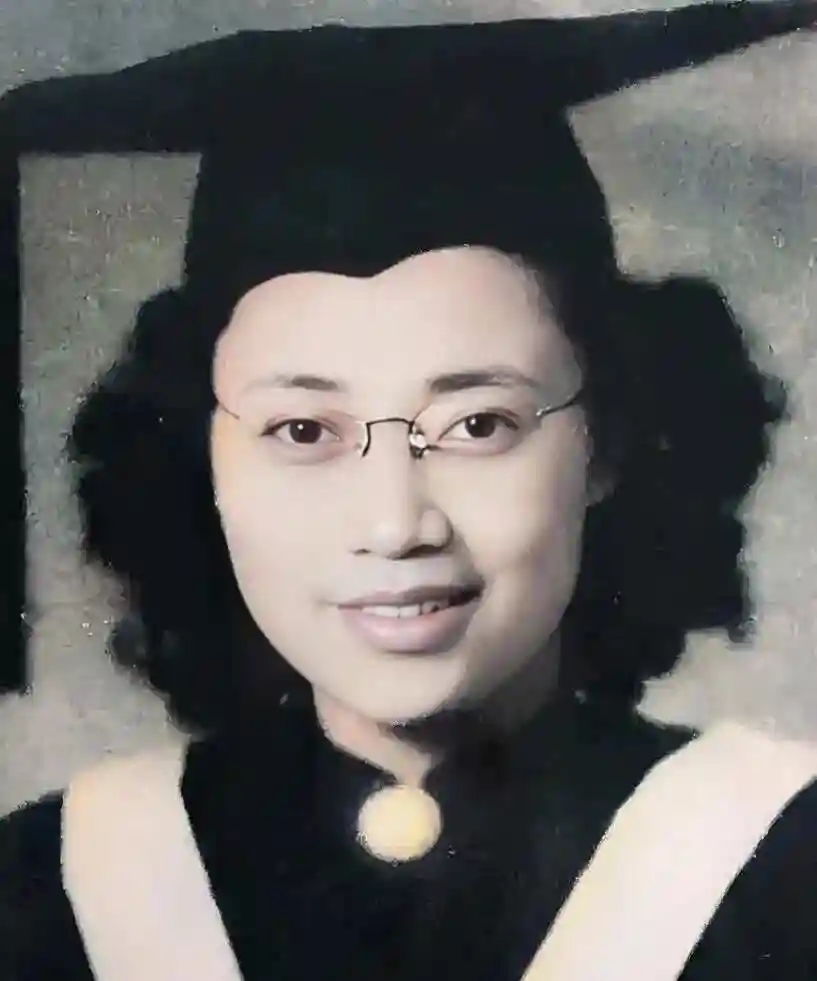 1950年，台湾一名女地下党在宿舍被捕，临走前祈求，让她拿件衣服，敌人轻蔑的答
