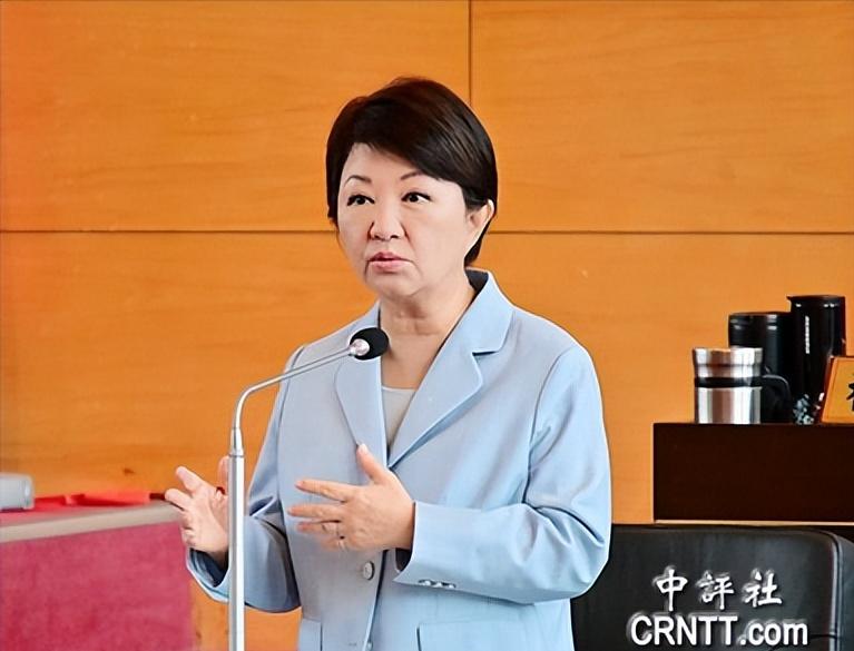 绿营这次是弄巧成拙了！ 拿一份偏绿机构做的民调想搞崩蓝营心气，结果卢秀燕一句