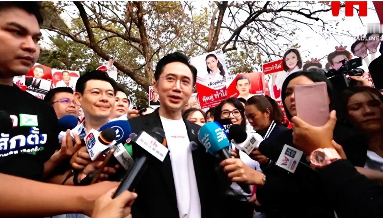 泰国就要大选了，各个党派为了拉选票那真是花样百出，而为泰党候选人，他信的外甥直接