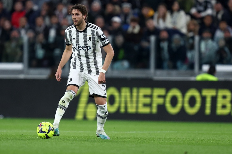 DAZN: 洛卡特利被换下后询问原因, 斯帕莱蒂直接叫他回替补席去