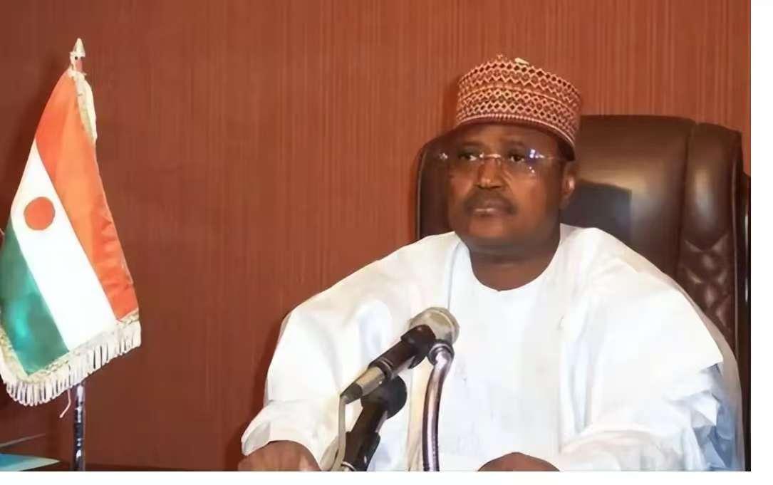 又养出一“白眼狼”？ 赖账中国4亿美金，赶走中企高管后，竟然还好意思喊话：希