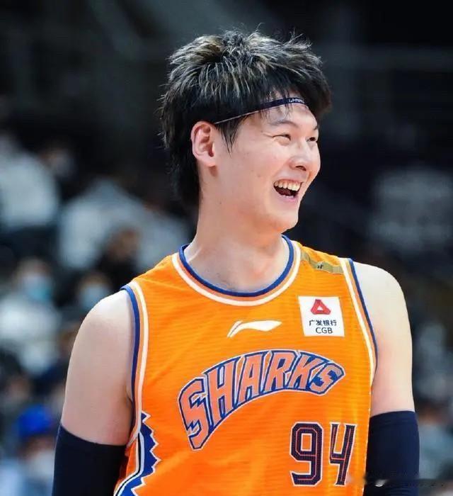 今年的cba谁能夺冠？1，上海久事夺冠概率最高，约45%；2，浙江广厦，约30