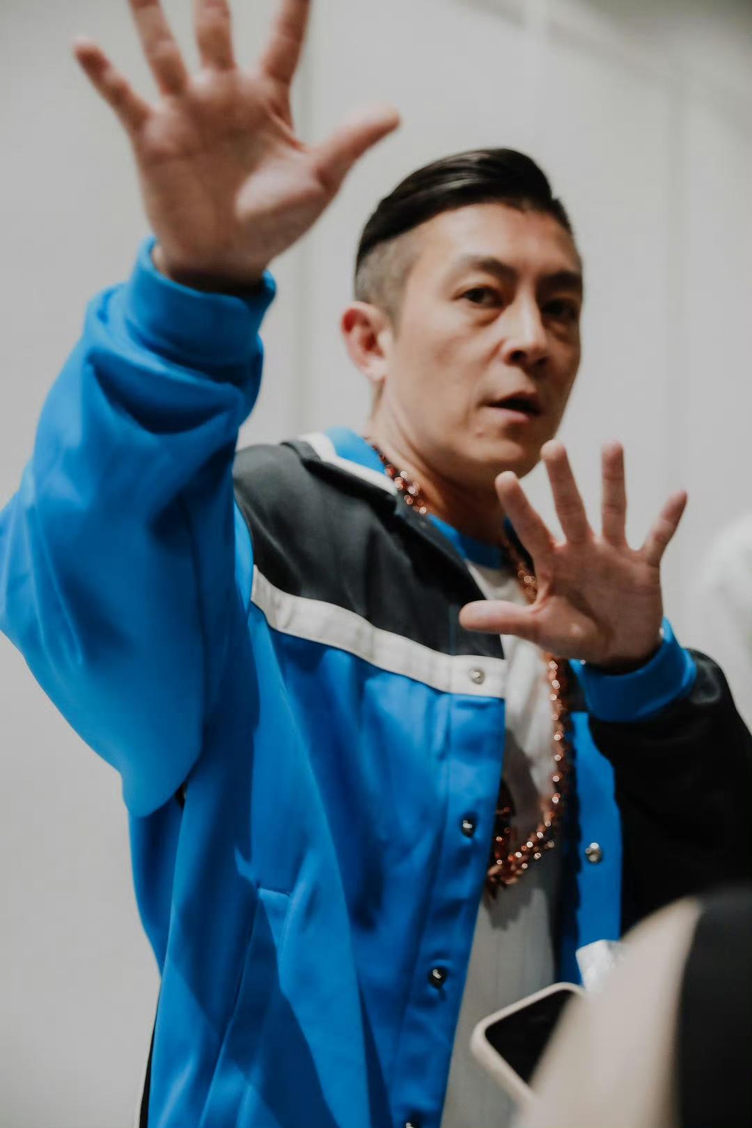 陈冠希淡定得很！被耐克起诉索赔90万，网友调侃：小数目！陈冠希虽然已经淡出娱