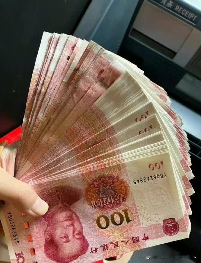 人到了一定年纪就会明白，感情从来不是空中楼阁，那些能心平气和坐下来聊未来、谈真心