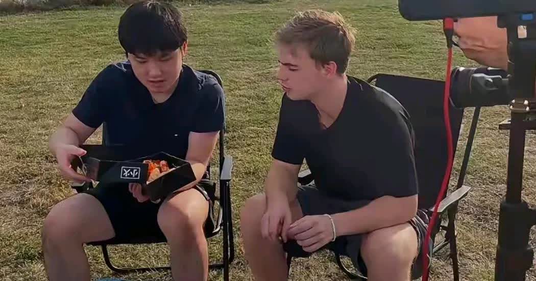 莫雷加德还真敢啊！自家门口比赛在即，他居然带着张本智和、小勒布伦等外协一起在