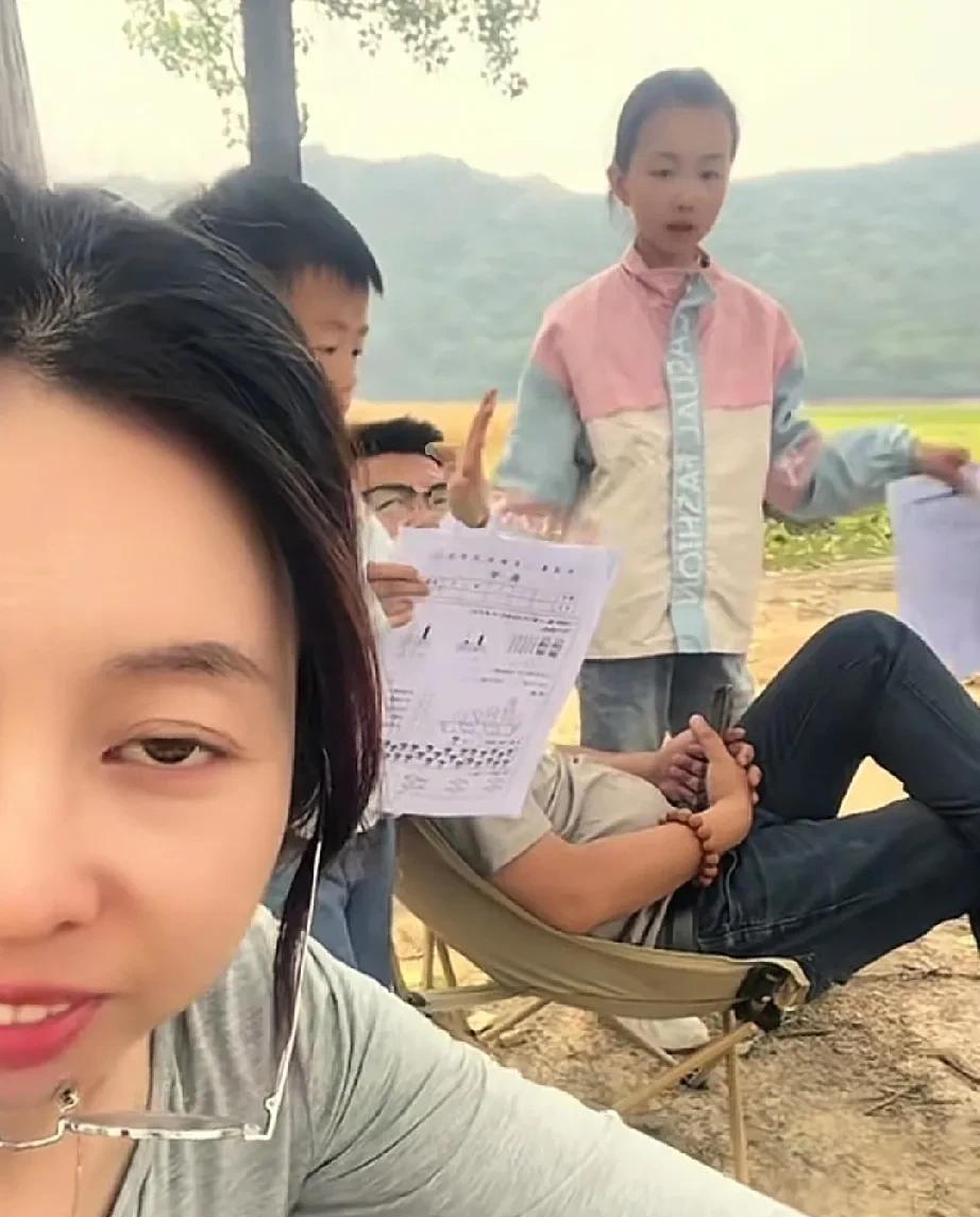 难怪蛋糕不敢回家哦！原来老窄家里的下一辈不简单啊！从主播谋月那里获得一个大料，