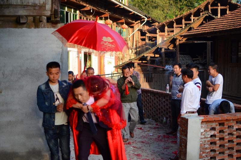 随缘而来的爱情，亦有长久的可能，只需双方相互珍爱、患难与共、彼此尊重。男方有担当